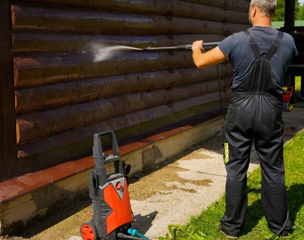 Log Home Pressure Washing in Sparks