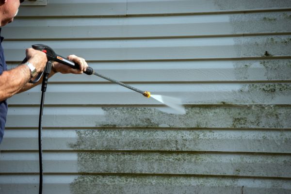 Vinyl Siding Power Washing in Sparks
