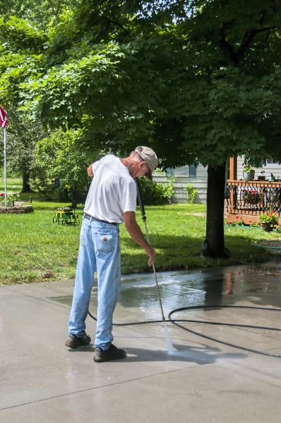 Driveway Concrete Cleaning in Sparks